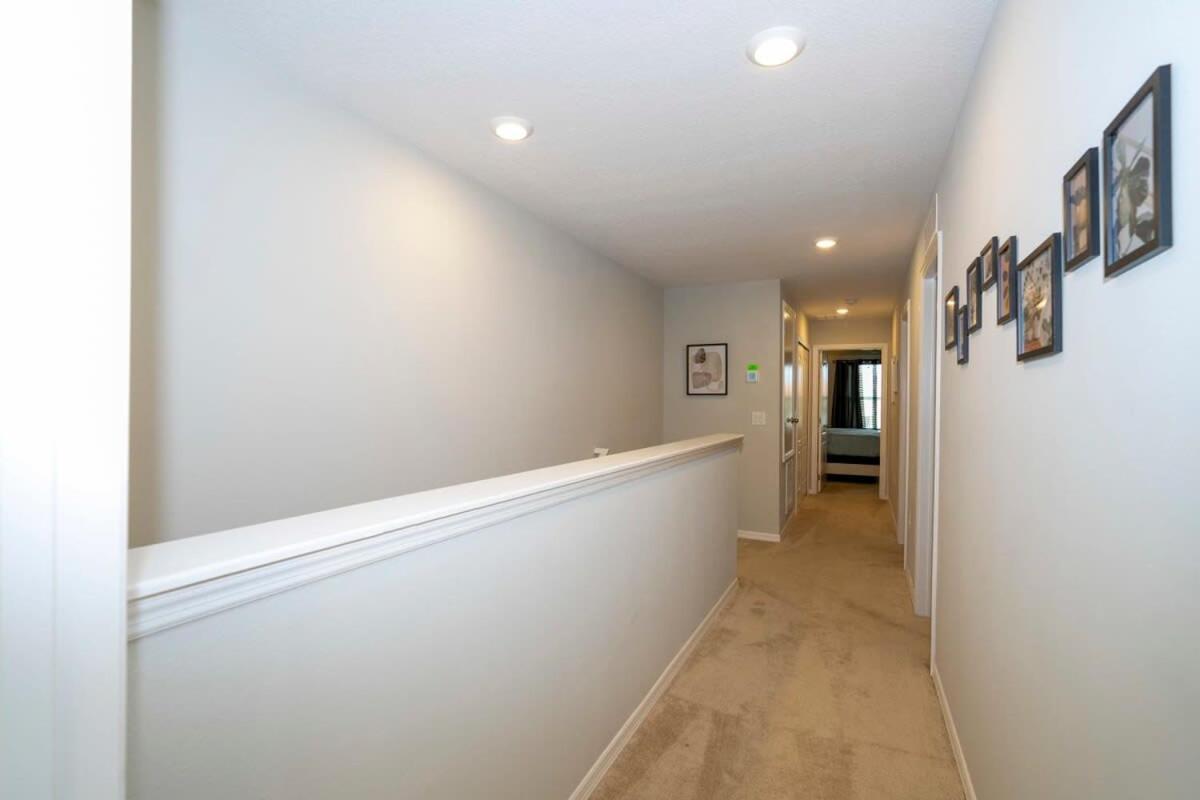 Stunning 3bd Close To At Fiesta Key 4764